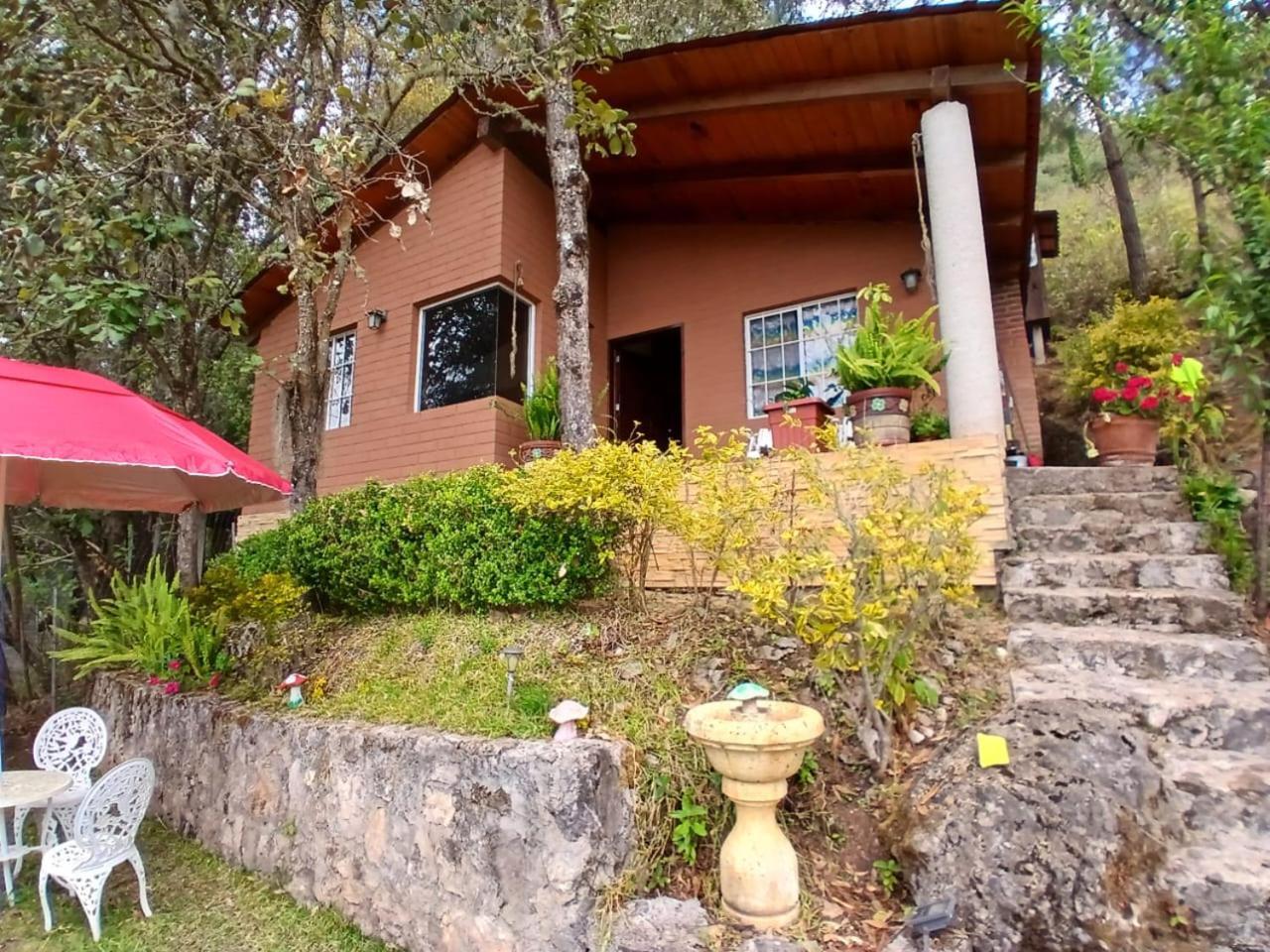 Cabana Con Banera Y Chimeneas En Puesta De Sol El Pacifico Exterior photo